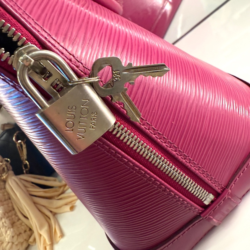 Louis Vuitton Alma PM Epi Leather - Picture 6 of 12